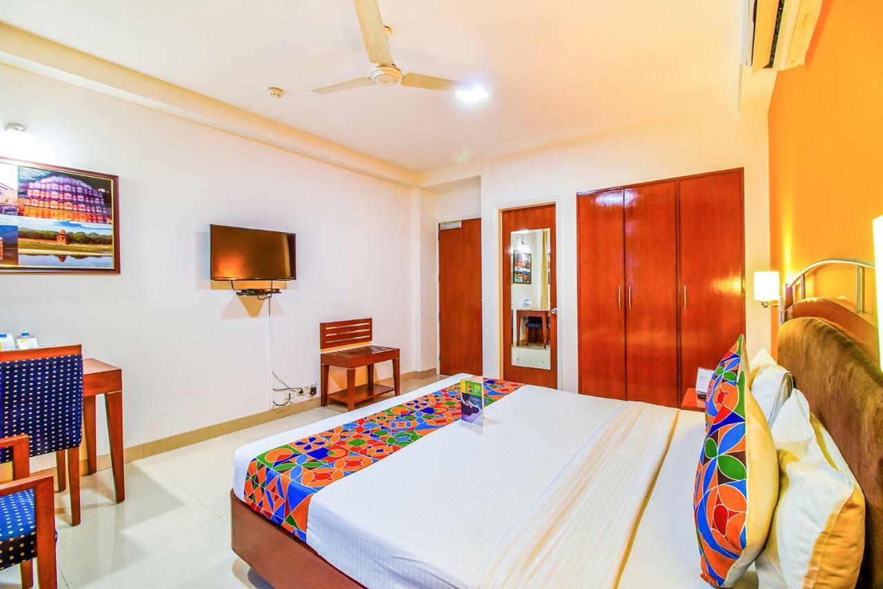 Fabhotel Divine Inn New Delhi Exterior photo